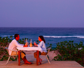 Thonga Beach Lodge dinner on the beach 