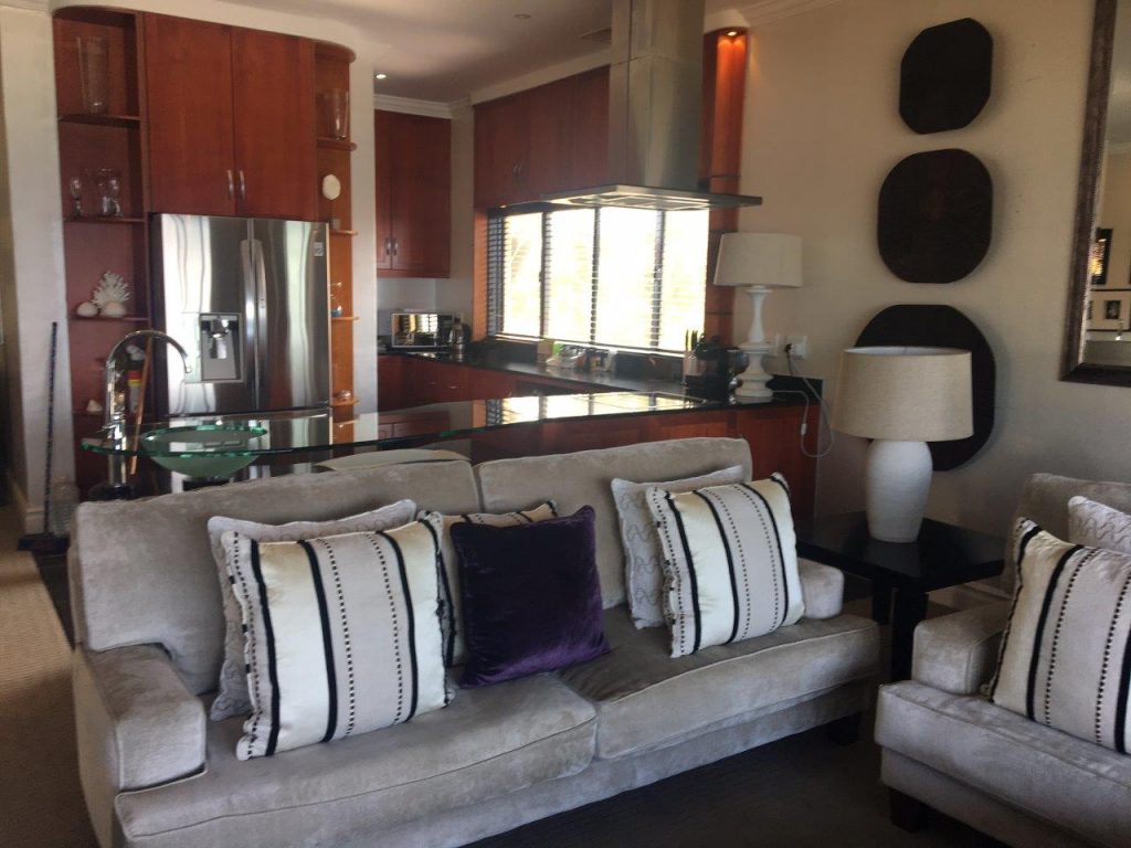 8 Quarme Lodge lounge and kitchen